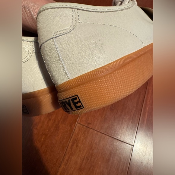 Frye Women's Gia Leather Low Top Sneakers Shoes Ivory US 9.5 new no box - Picture 10 of 12